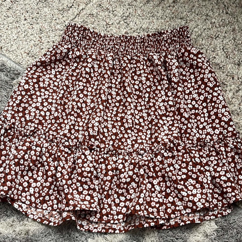 Floral skirt from dry goods.